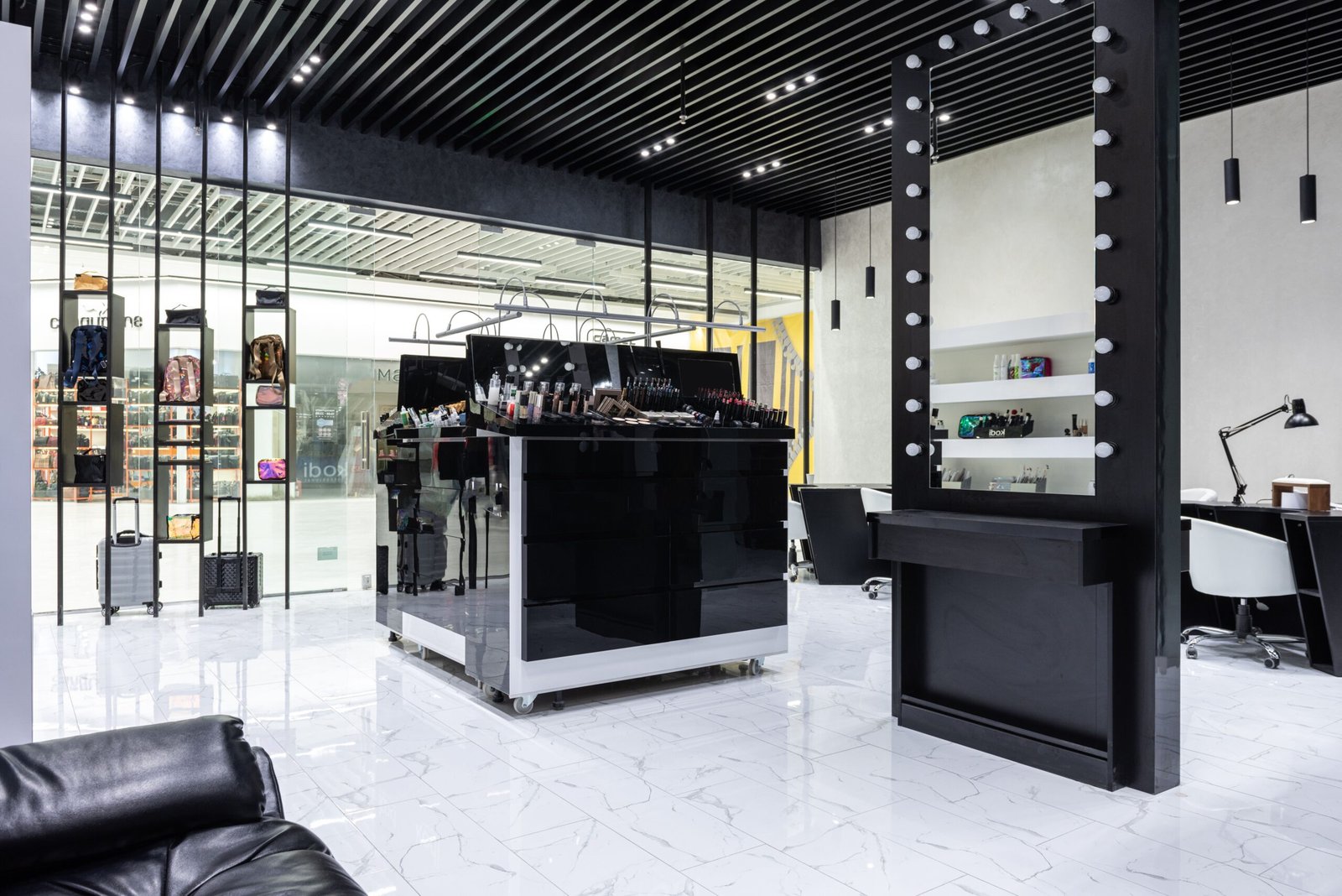 Demo Salon interior